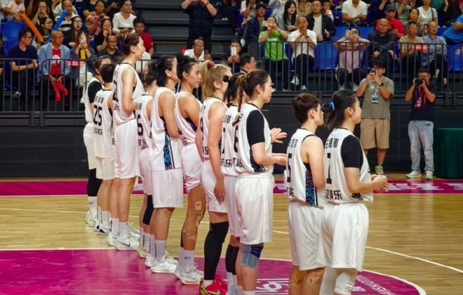 川女篮38分大胜武汉 进决赛战江苏冲4连冠AG真人百家家乐APP全锦赛：韩旭8中7四(图1)